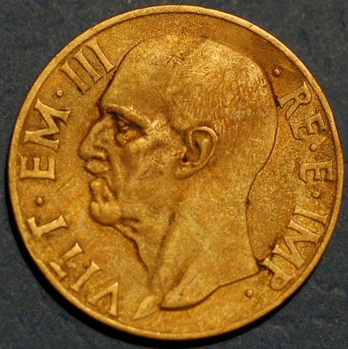 Italy centesimi 1940 - 10,